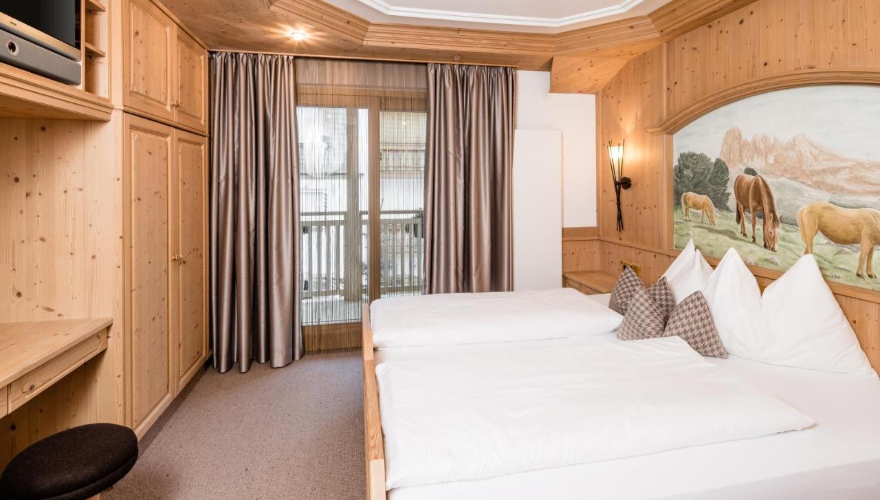 Apartments Villa Gardena - Gardenahotels Selva di Val Gardena Zewnętrze zdjęcie